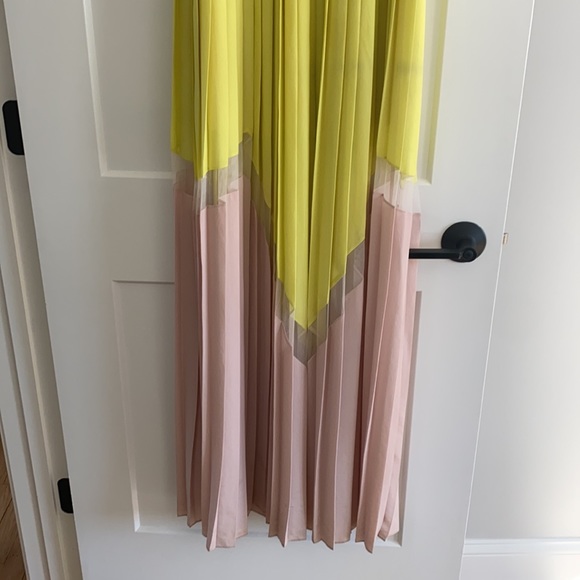 Like new gorgeous BCBG dress - Picture 3 of 6